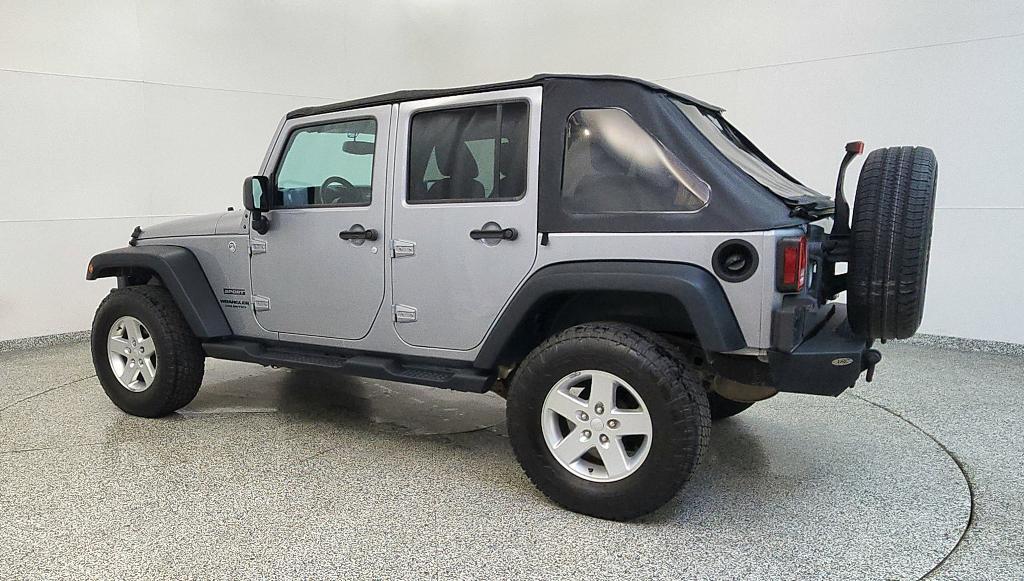 used 2015 Jeep Wrangler Unlimited car, priced at $16,107