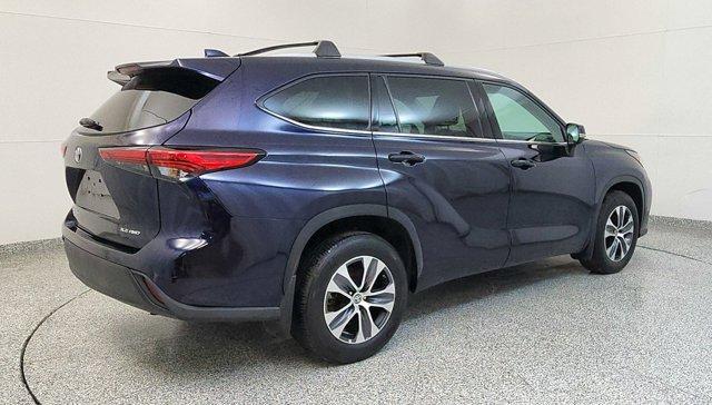 used 2022 Toyota Highlander car, priced at $32,900