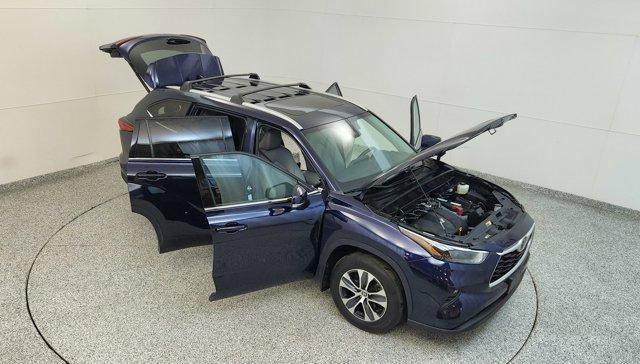 used 2022 Toyota Highlander car, priced at $32,900