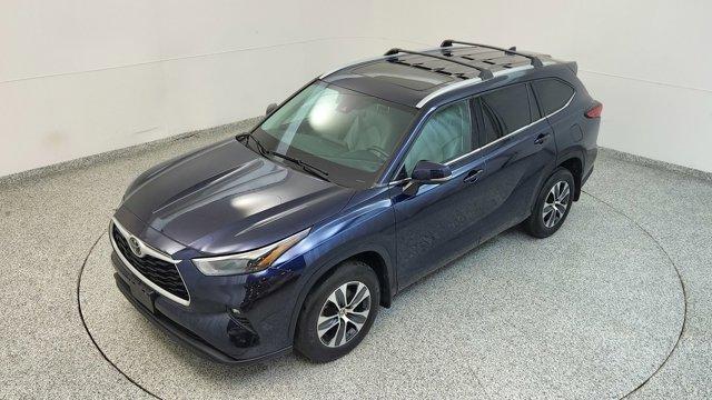 used 2022 Toyota Highlander car, priced at $32,900