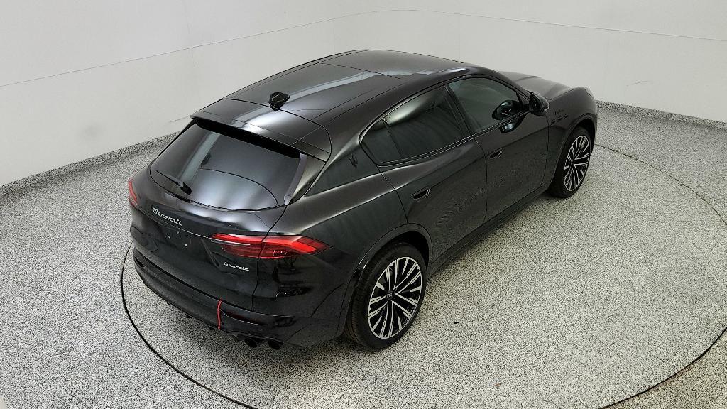 new 2025 Maserati Grecale car, priced at $90,535