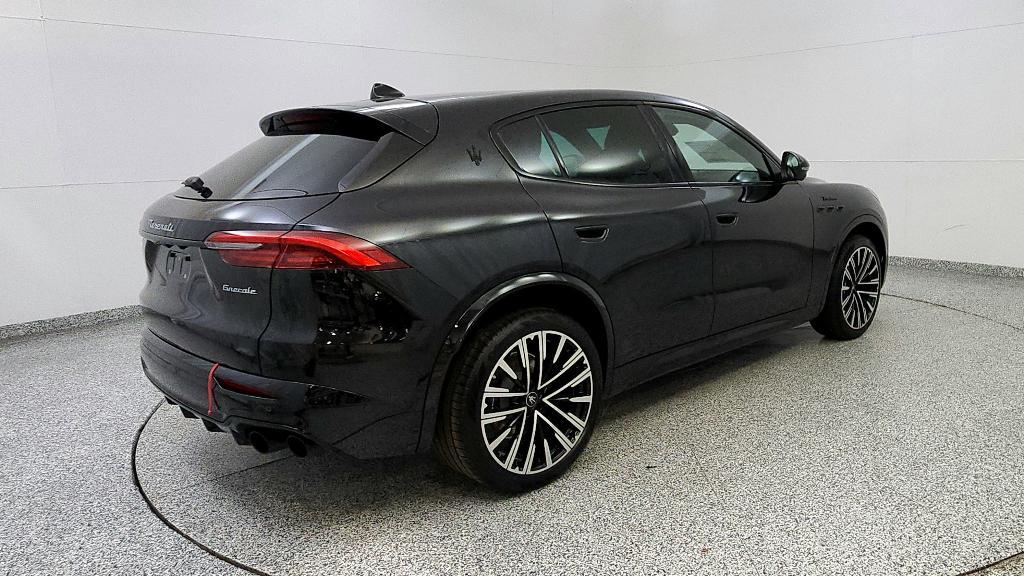 new 2025 Maserati Grecale car, priced at $90,535