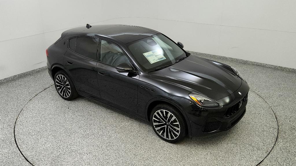 new 2025 Maserati Grecale car, priced at $90,535