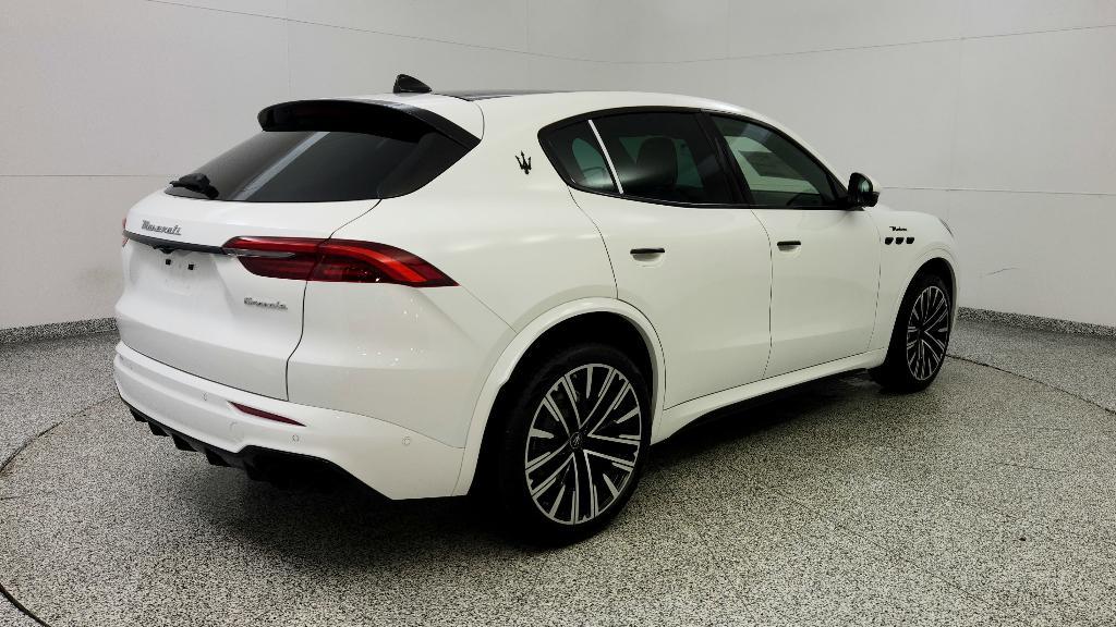 new 2025 Maserati Grecale car, priced at $88,805