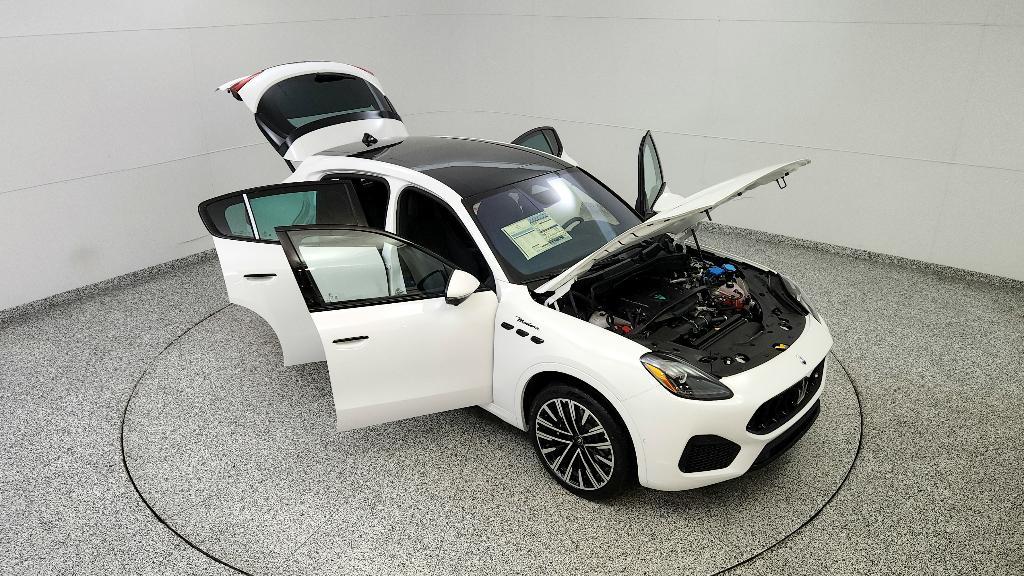new 2025 Maserati Grecale car, priced at $88,805