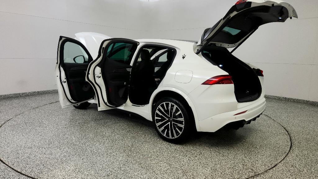 new 2025 Maserati Grecale car, priced at $88,805