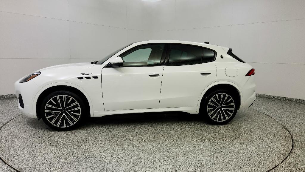 new 2025 Maserati Grecale car, priced at $88,805