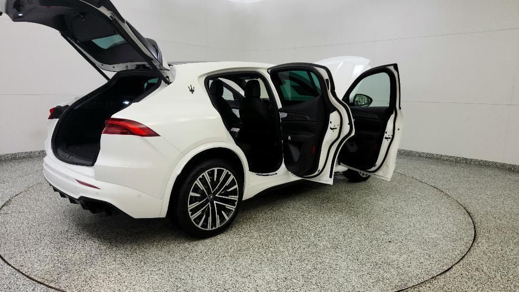 new 2025 Maserati Grecale car, priced at $88,805
