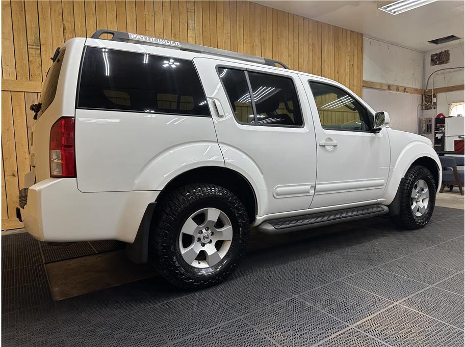 used 2007 Nissan Pathfinder car, priced at $7,999