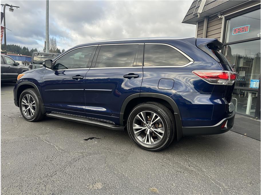 used 2016 Toyota Highlander car, priced at $18,499