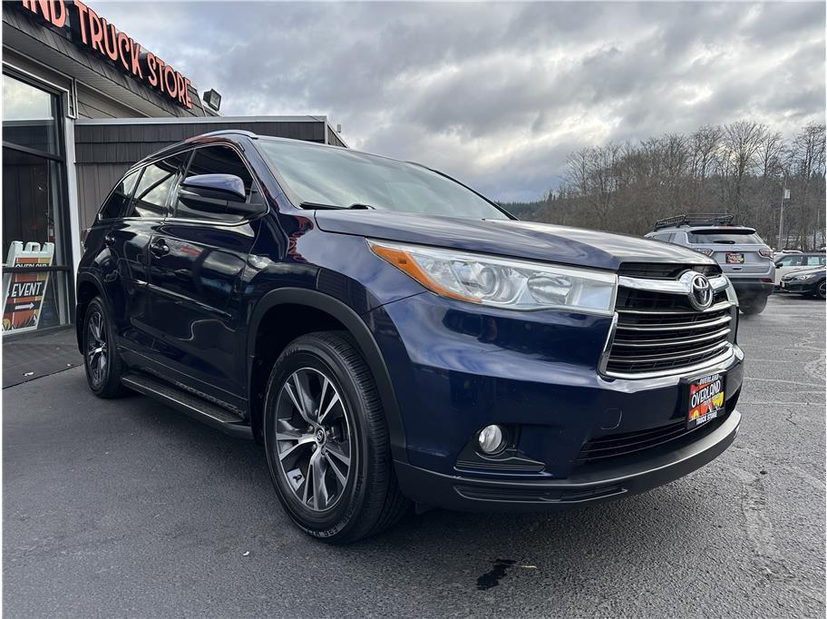 used 2016 Toyota Highlander car, priced at $18,499