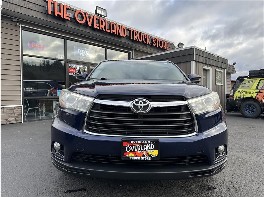 used 2016 Toyota Highlander car, priced at $18,499