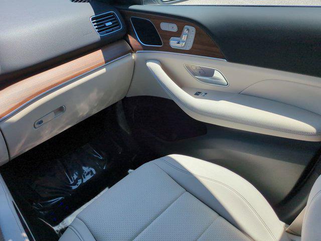new 2025 Mercedes-Benz GLE 450 car, priced at $73,745