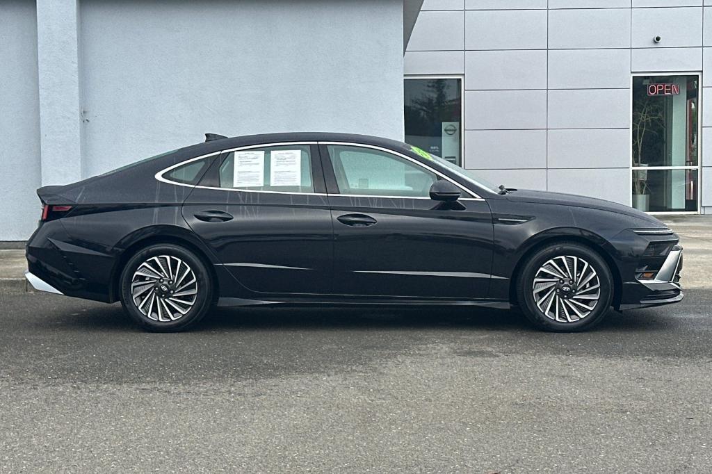 used 2024 Hyundai Sonata Hybrid car, priced at $23,890