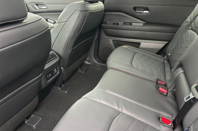 new 2025 Nissan Pathfinder car, priced at $50,811