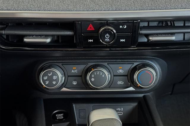 new 2025 Nissan Kicks car