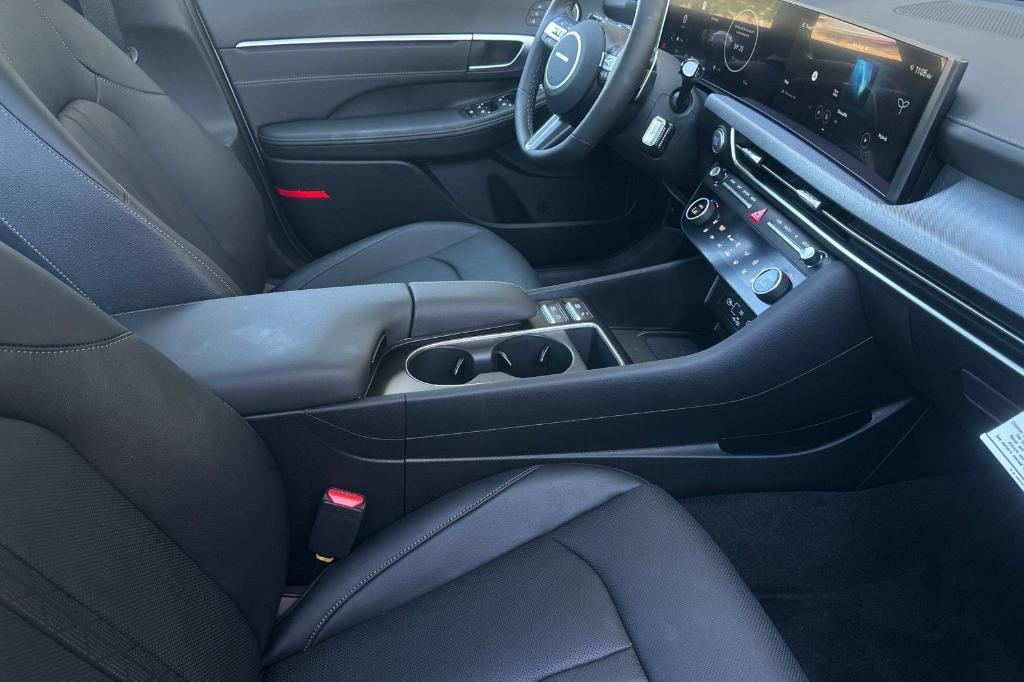 new 2025 Hyundai Sonata Hybrid car, priced at $39,955