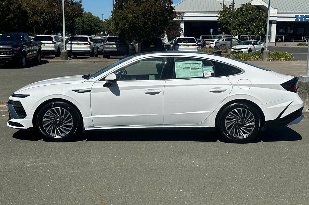 new 2025 Hyundai Sonata Hybrid car, priced at $39,955