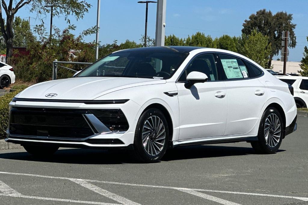 new 2025 Hyundai Sonata Hybrid car, priced at $39,955
