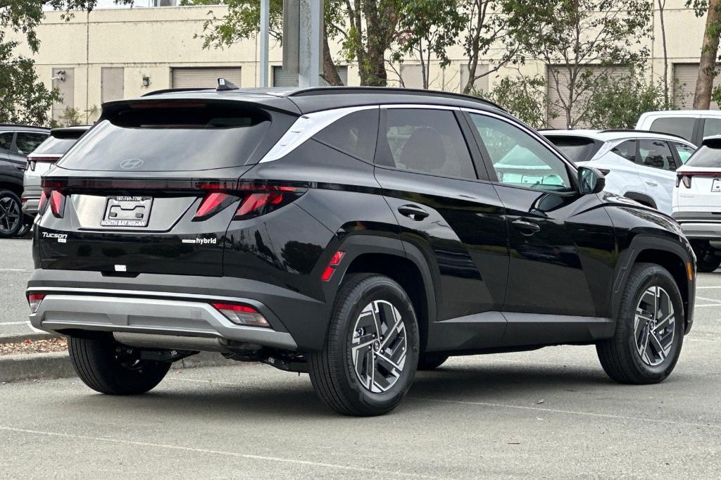 new 2025 Hyundai TUCSON Hybrid car, priced at $35,200