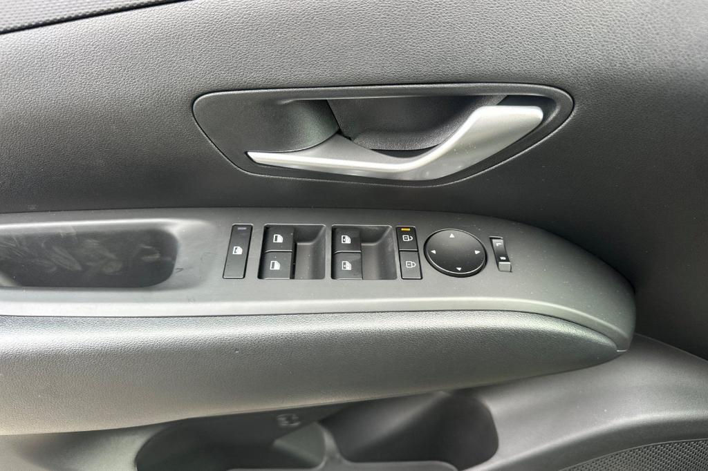 new 2025 Hyundai TUCSON Hybrid car, priced at $35,200