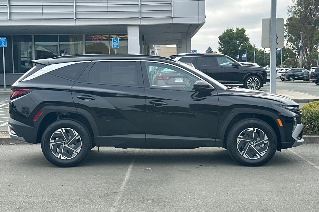 new 2025 Hyundai TUCSON Hybrid car, priced at $35,200