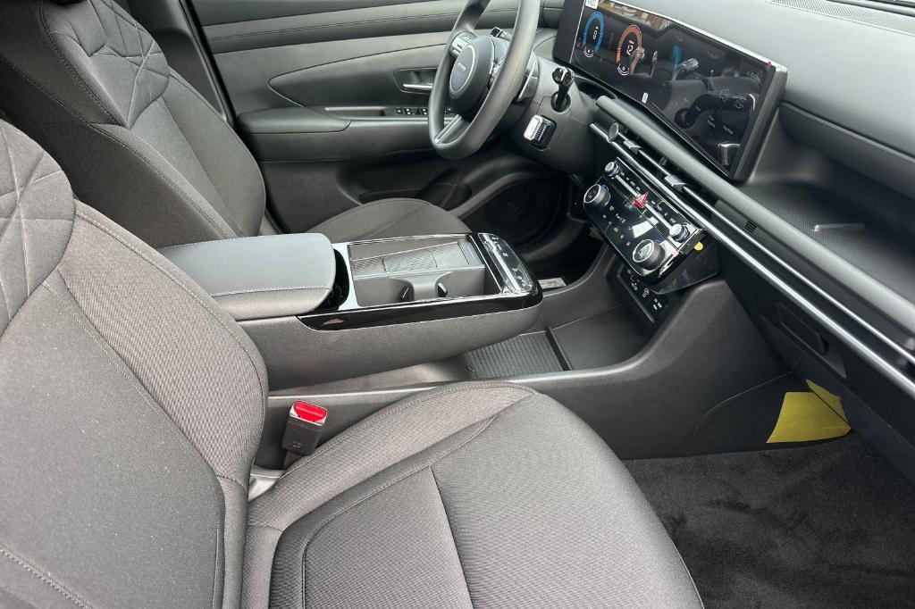 new 2025 Hyundai TUCSON Hybrid car, priced at $35,200