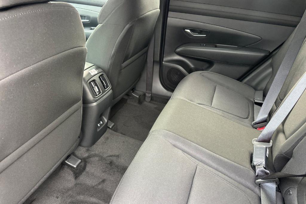 new 2025 Hyundai TUCSON Hybrid car, priced at $35,200