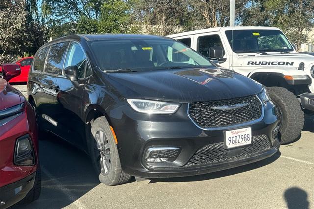 used 2023 Chrysler Pacifica Hybrid car, priced at $26,990