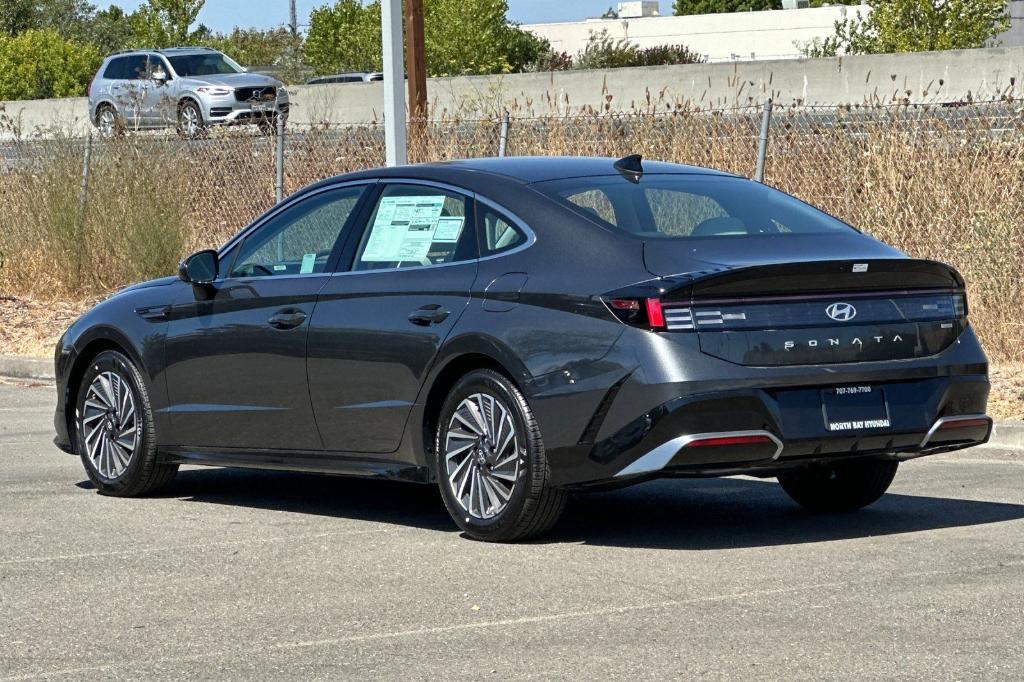 new 2025 Hyundai Sonata Hybrid car, priced at $32,735