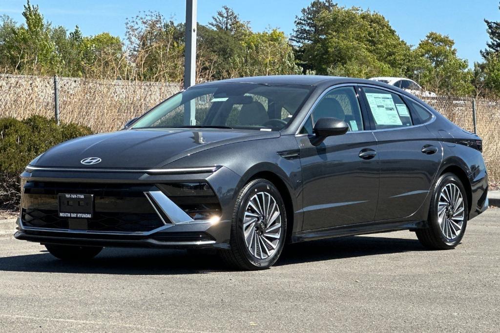 new 2025 Hyundai Sonata Hybrid car, priced at $32,735