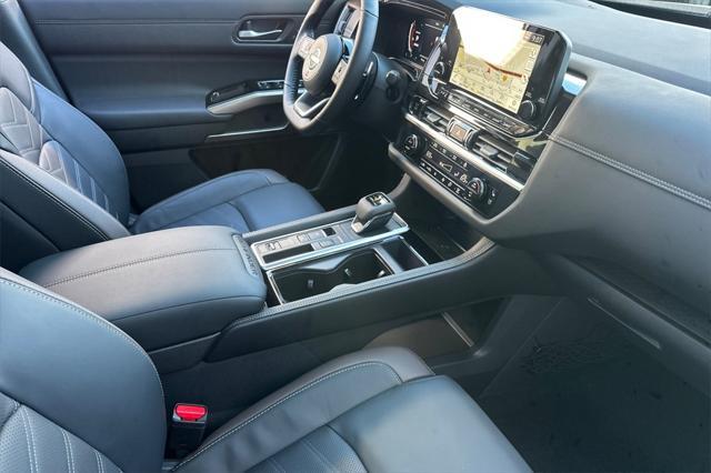 new 2025 Nissan Pathfinder car, priced at $48,537