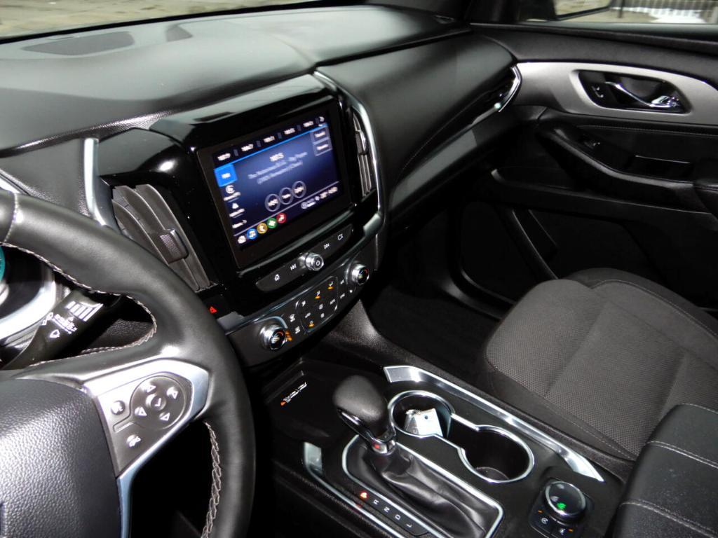 used 2023 Chevrolet Traverse car, priced at $27,998