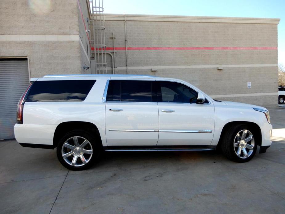 used 2016 Cadillac Escalade ESV car, priced at $26,998