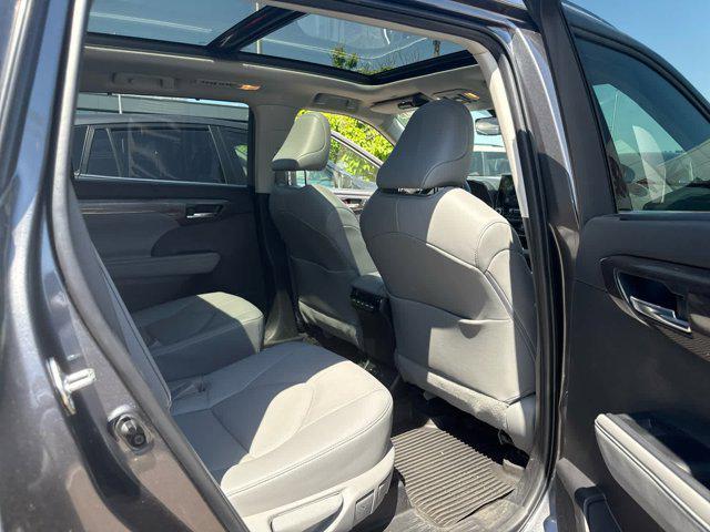used 2022 Toyota Highlander car, priced at $45,990