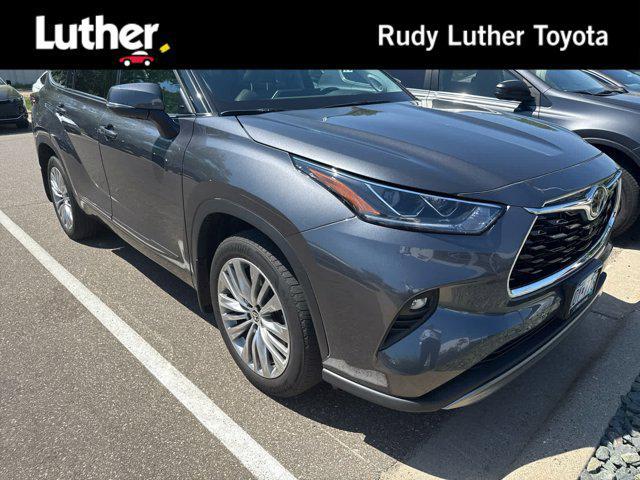 used 2022 Toyota Highlander car, priced at $45,990