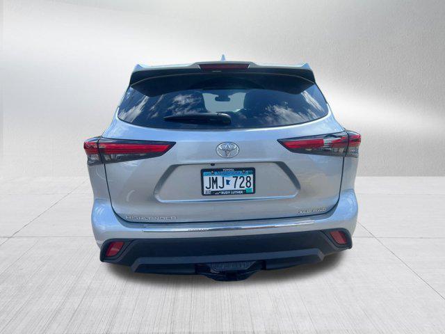 used 2022 Toyota Highlander car, priced at $39,800