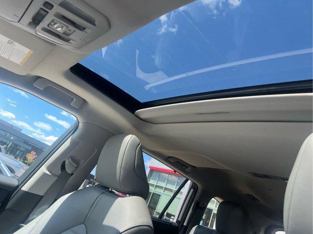 used 2022 Toyota Highlander car, priced at $39,800