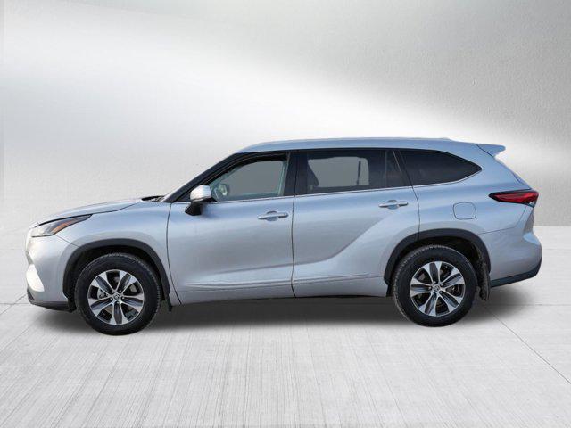 used 2022 Toyota Highlander car, priced at $37,490