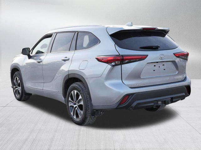 used 2022 Toyota Highlander car, priced at $37,490