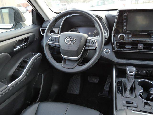 used 2022 Toyota Highlander car, priced at $37,490