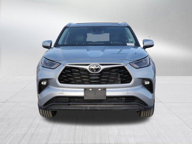 used 2022 Toyota Highlander car, priced at $37,490