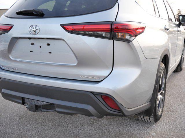 used 2022 Toyota Highlander car, priced at $37,490