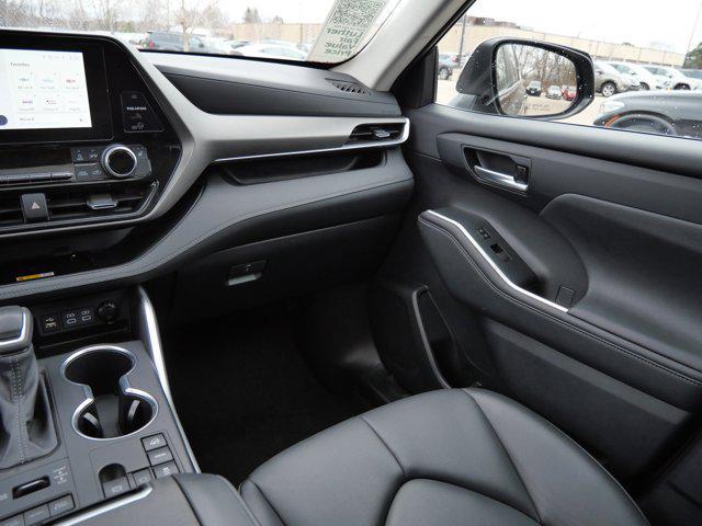 used 2024 Toyota Highlander car, priced at $41,485