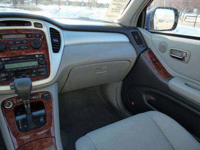 used 2007 Toyota Highlander car, priced at $9,800