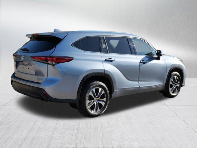 used 2021 Toyota Highlander car, priced at $37,966