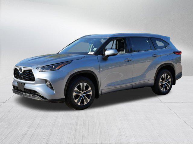 used 2021 Toyota Highlander car, priced at $37,966