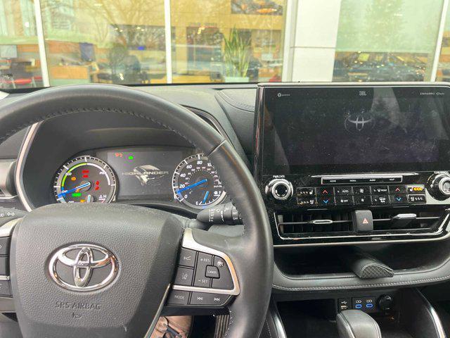 used 2022 Toyota Highlander Hybrid car, priced at $47,990