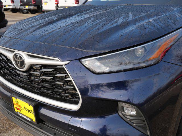 used 2024 Toyota Highlander car, priced at $40,985