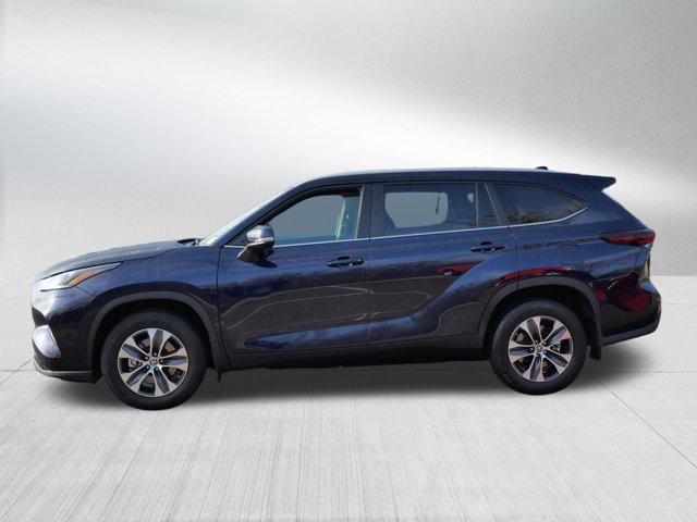used 2024 Toyota Highlander car, priced at $40,985